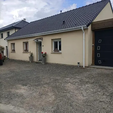 Maison Accueillante Pres D'estree-blanche Avec Terrasse