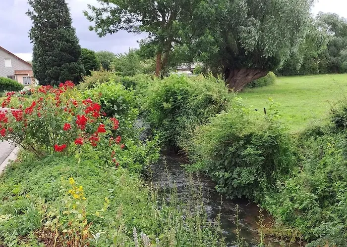 Maison Accueillante Pres D'estree-blanche Avec Terrasse